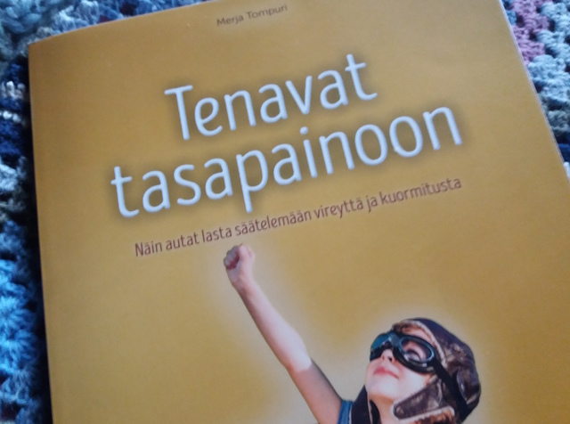 Tenavat tasapainoon -kirjan kansi